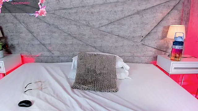 Snapshot of RousSweet- chatting on April 14, 2026, 10:04 pm RousSweet- online show from April 14, 2026, 10:04 pm