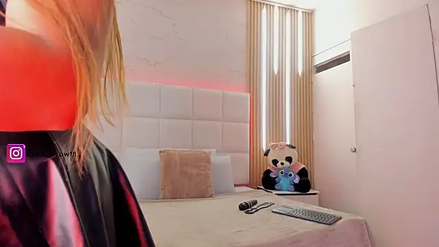 abril snow online show from May 24, 2026, 11:54 am
