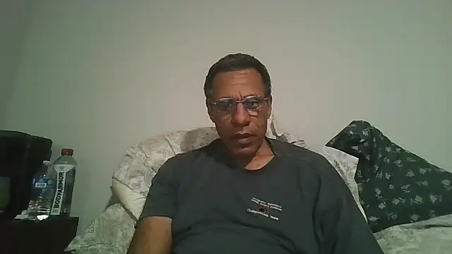 swimmer2496 online show from February 3, 2026, 8:30 am