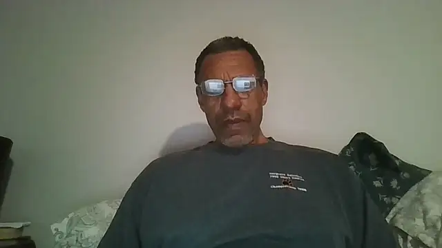 swimmer2496 online show from February 22, 2026, 3:42 am