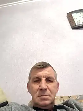 Snapshot of andrei73200 chatting on March 3, 2026, 5:42 pm andrei73200 online show from March 3, 2026, 5:42 pm