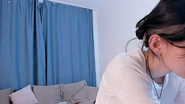 JackiYoss online show from February 17, 2026, 11:51 am