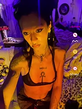luxxlola online show from June 2, 2026, 5:18 am