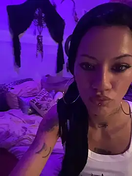 luxxlola online show from August 6, 2026, 2:28 am