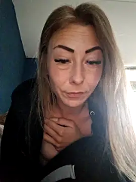 dewimp1 online show from April 18, 2026, 7:33 am