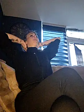 dewimp1 online show from April 3, 2026, 3:51 pm