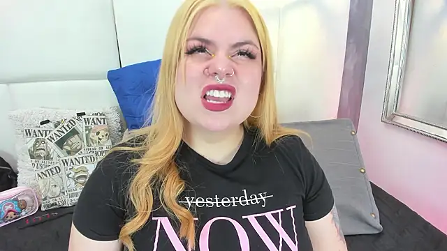 Snapshot of Martina_armos chatting on February 12, 2026, 1:44 pm Martina armos online show from February 12, 2026, 1:44 pm