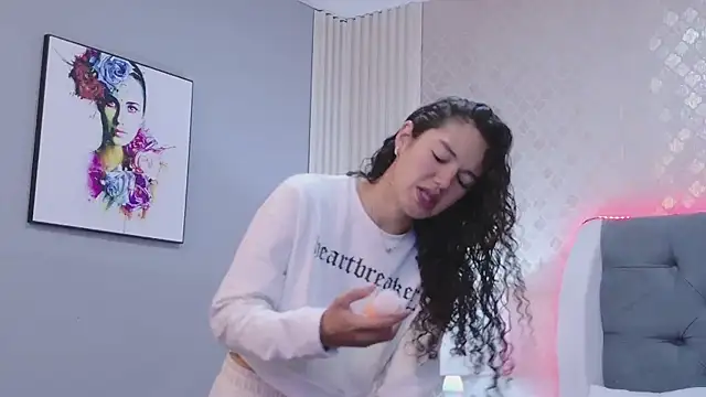 RoxanaAngel online show from February 12, 2026, 1:22 pm