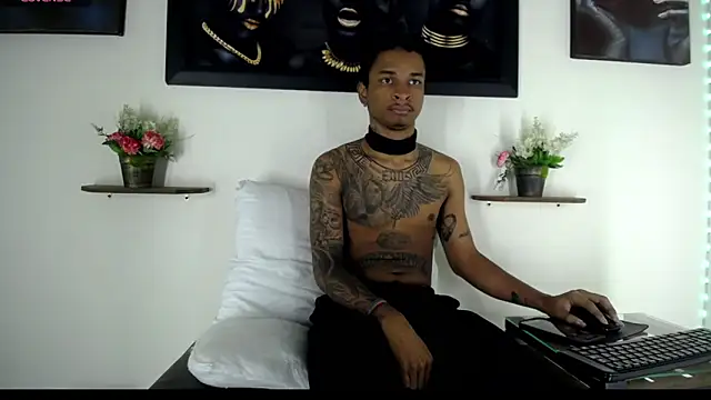 Snapshot of Tatoo_Noah chatting on February 25, 2026, 1:11 pm Tatoo Noah online show from February 25, 2026, 1:11 pm