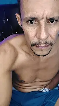 juanmaur22 online show from February 3, 2026, 10:04 pm