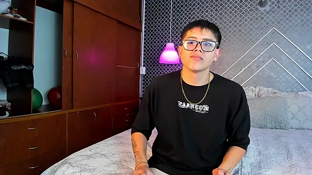 Evie demn online show from February 11, 2026, 8:20 pm