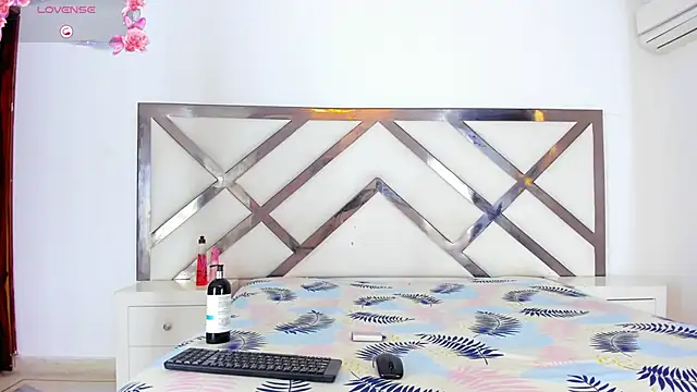 Snapshot of tifanibrown chatting on February 17, 2026, 1:52 pm tifanibrown online show from February 17, 2026, 1:52 pm