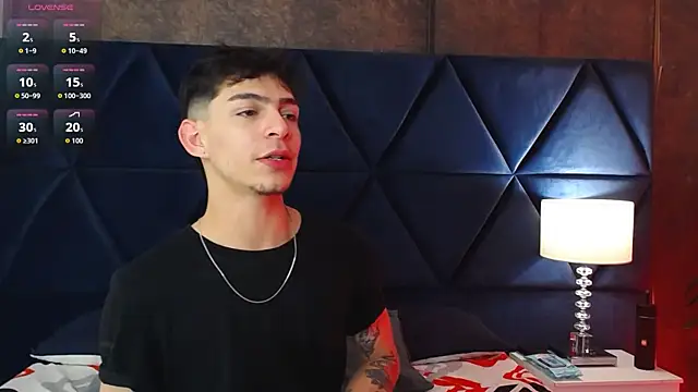 Snapshot of Logan_Woods chatting on February 25, 2026, 7:58 pm Logan Woods online show from February 25, 2026, 7:58 pm