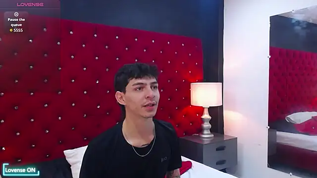 Snapshot of Logan_Woods chatting on February 8, 2026, 6:16 pm Logan Woods online show from February 8, 2026, 6:16 pm