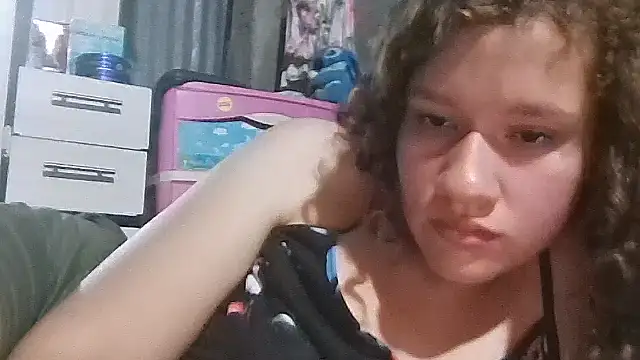 Jessy2000NS online show from February 6, 2026, 3:02 am