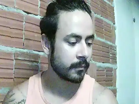 Snapshot of moreno18rn chatting on June 3, 2026, 5:39 pm moreno18rn online show from June 3, 2026, 5:39 pm