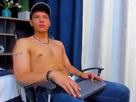 Snapshot of Tobias_Vega chatting on February 15, 2026, 2:34 am Tobias Vega online show from February 15, 2026, 2:34 am