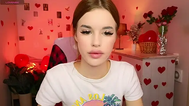 Anna Lumina online show from February 17, 2026, 9:01 pm