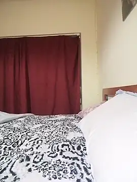 Madalin1bi1 online show from February 18, 2026, 8:49 pm