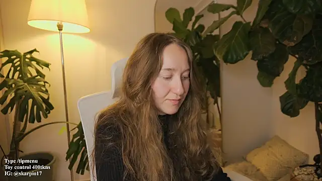 Snapshot of Scarlett_NoirMuse chatting on February 13, 2026, 2:33 am Scarlett NoirMuse online show from February 13, 2026, 2:33 am