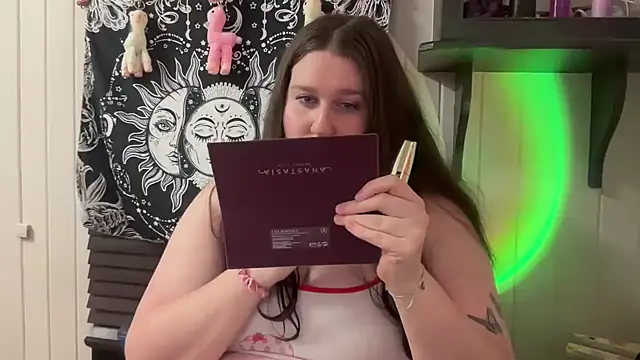 xopeachybaby online show from June 12, 2026, 6:22 am