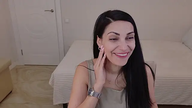 LovelyBeatrice online show from March 12, 2026, 11:03 am