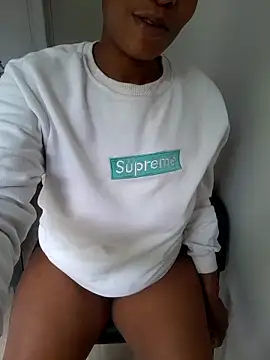 Snapshot of Barbieee1301 chatting on February 15, 2026, 9:41 am Barbieee1301 online show from February 15, 2026, 9:41 am