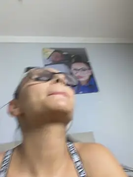 HiddendesireXO01 online show from June 26, 2026, 7:09 pm