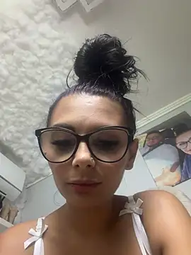 HiddendesireXO01 online show from July 9, 2026, 7:57 pm