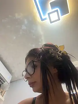 HiddendesireXO01 online show from August 4, 2026, 6:23 pm