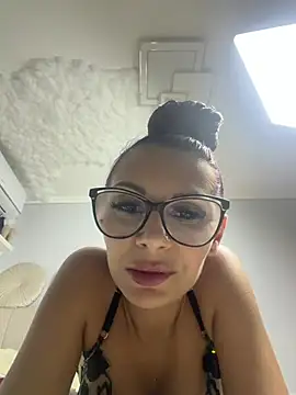 HiddendesireXO01 online show from July 14, 2026, 7:20 pm