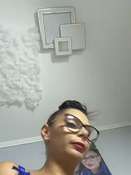 HiddendesireXO01 online show from July 23, 2026, 7:21 pm