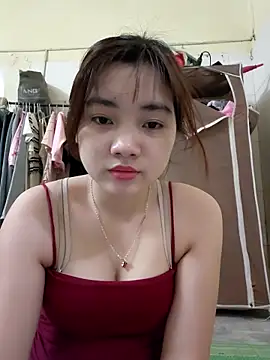 Snapshot of Pinks_cool chatting on April 22, 2026, 2:35 pm Pinks cool online show from April 22, 2026, 2:35 pm