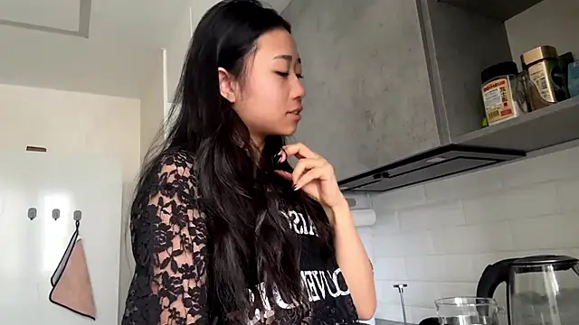 SweetMiaXO online show from March 25, 2026, 10:19 pm