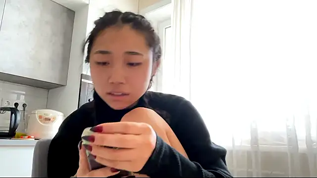 Snapshot of SweetMiaXO chatting on February 25, 2026, 3:40 am SweetMiaXO online show from February 25, 2026, 3:40 am