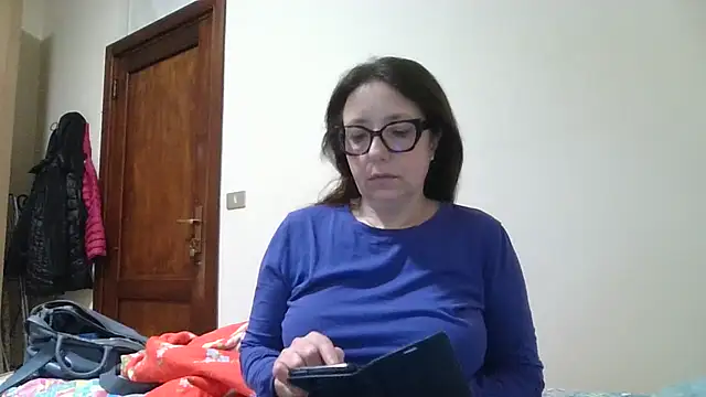 Miasexmilf online show from April 14, 2026, 6:07 am