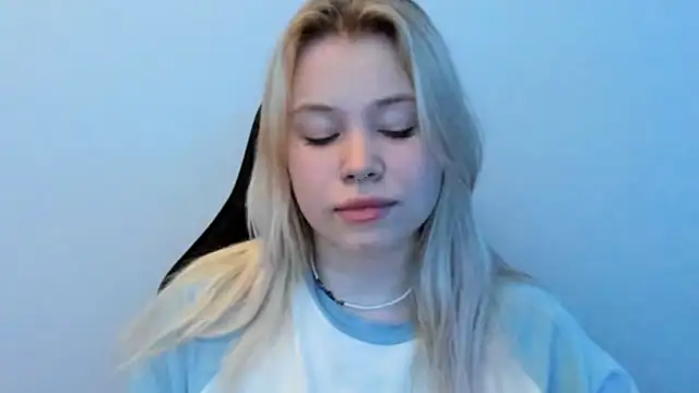 Snapshot of Lulu_Di chatting on February 1, 2026, 12:31 am Lulu Di online show from February 1, 2026, 12:31 am