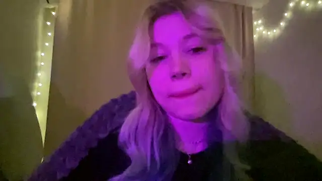 Lulu Di online show from March 7, 2026, 12:28 am