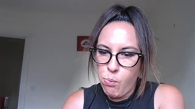 PsychicDominatrix online show from August 7, 2026, 6:47 pm