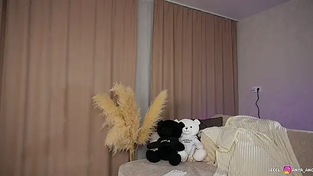 Snapshot of Anya_angel chatting on February 11, 2026, 8:41 pm Anya angel online show from February 11, 2026, 8:41 pm