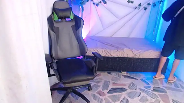 Snapshot of Didi_hard chatting on April 5, 2026, 3:35 am Didi hard online show from April 5, 2026, 3:35 am