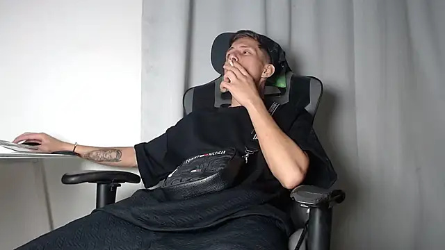 Snapshot of Didi_hard chatting on April 4, 2026, 3:24 am Didi hard online show from April 4, 2026, 3:24 am