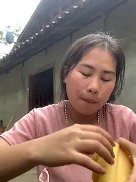 patry33 online show from April 15, 2026, 11:05 am