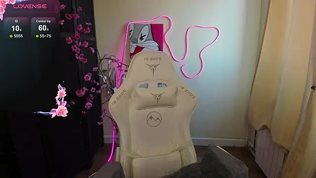 Snapshot of EmberVexen chatting on February 15, 2026, 7:51 am EmberVexen online show from February 15, 2026, 7:51 am