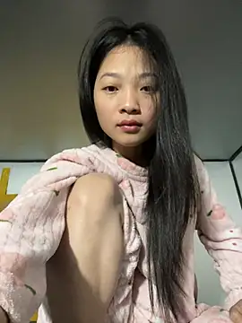 Lyn-be99 online show from March 12, 2026, 2:17 am