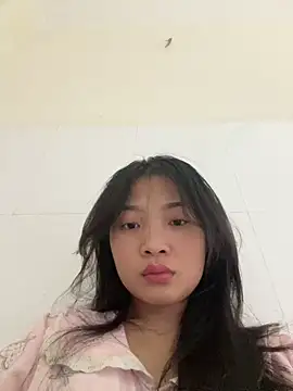 Snapshot of Lyn-be99 chatting on February 21, 2026, 2:13 am Lyn-be99 online show from February 21, 2026, 2:13 am