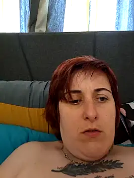 Tiara XOX online show from June 10, 2026, 9:21 am
