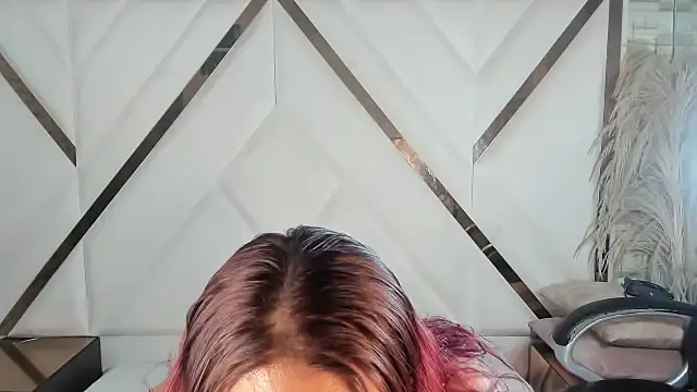 Shara Oz online show from February 15, 2026, 3:40 am