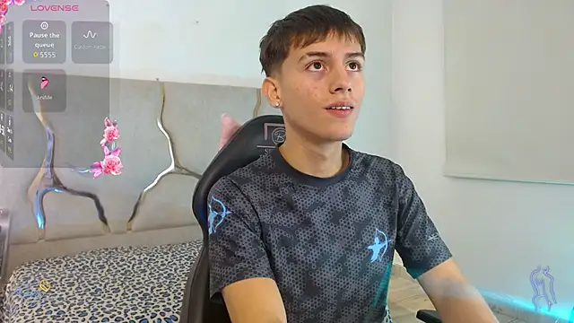 EVAN TAY online show from February 3, 2026, 3:04 am