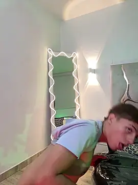 EVAN TAY online show from March 16, 2026, 5:44 am